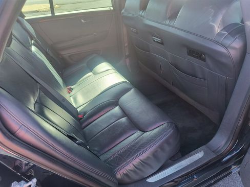 Used 2010 Cadillac DTS Limousine image 25