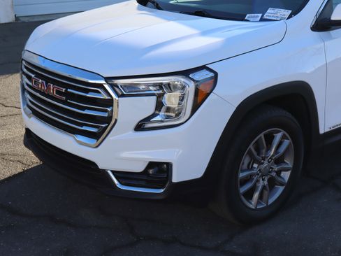 Certified 2024 GMC Terrain SLT image 6