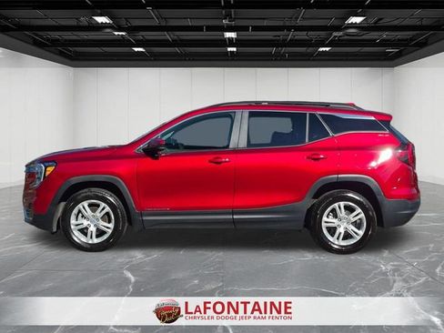 Used 2024 GMC Terrain SLE w/ Driver Convenience Package AWD/4WD image 2