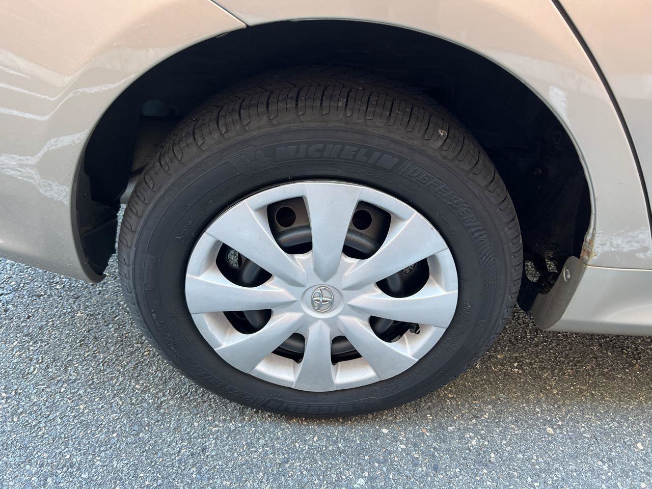 Used 2010 Toyota Corolla LE FWD image 30