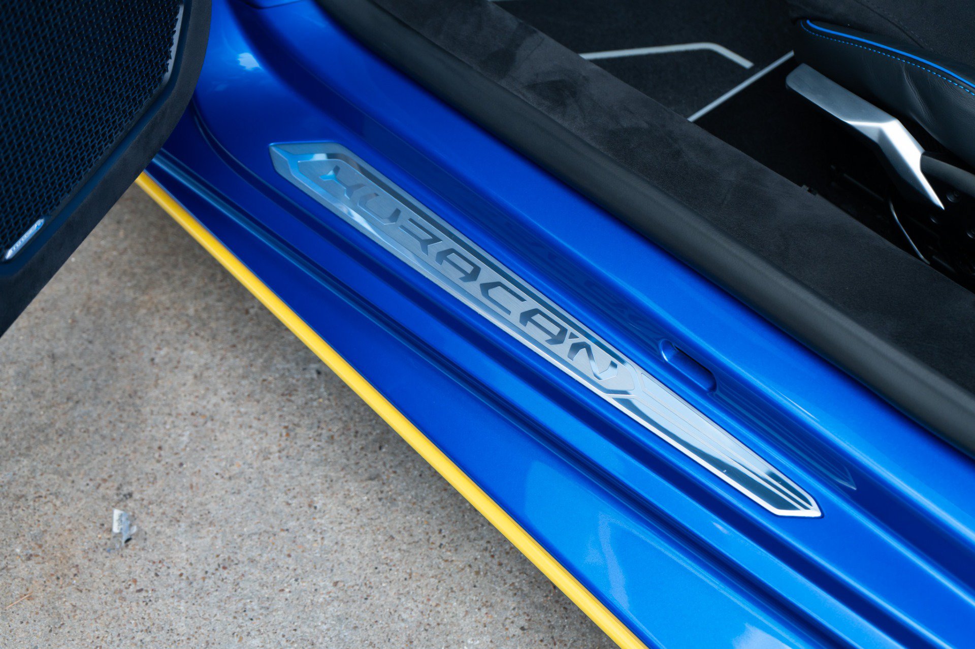 Used 2023 Lamborghini Huracan Tecnica RWD image 36