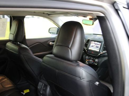 Used 2022 Jeep Cherokee Latitude Lux w/ Sun & Sound Group AWD/4WD image 10