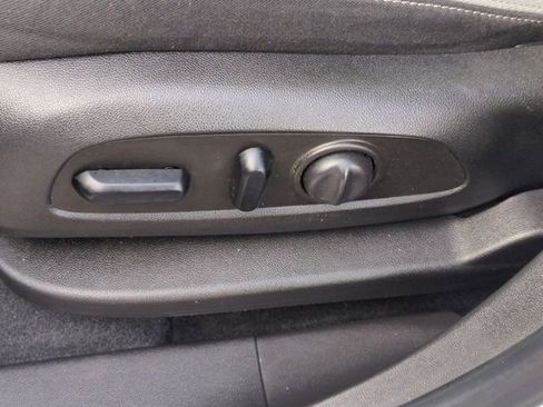 Used 2022 Chevrolet Equinox LS w/ LS Convenience Package image 16