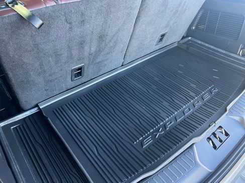 Used 2022 Ford Explorer Platinum w/ Equipment Group 601A image 19