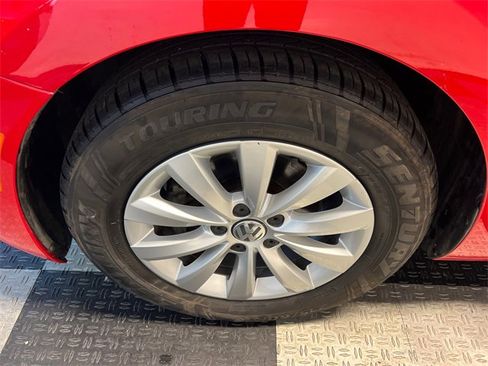 Used 2019 Volkswagen Beetle 2.0T S image 8