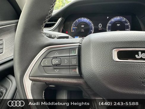 Used 2023 Jeep Grand Cherokee L Limited w/ Trailer Tow Group (B) AWD/4WD image 31