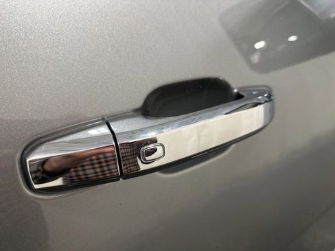 Used 2024 Chevrolet Silverado 3500 High Country w/ Technology Package image 38