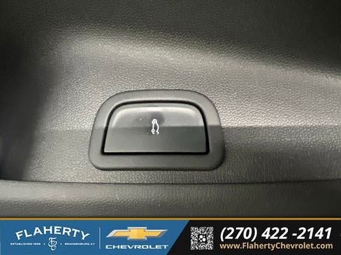 Used 2025 Chevrolet Traverse Z71 w/ Enhanced Driving Package AWD/4WD image 24