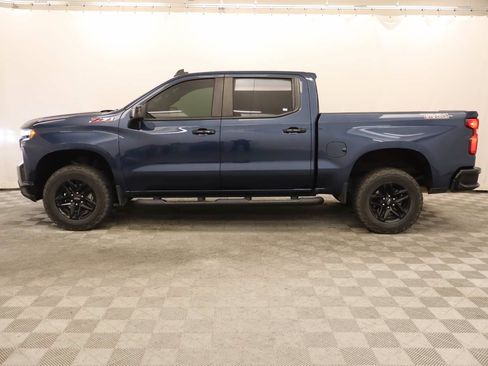 Used 2021 Chevrolet Silverado 1500 LT Trail Boss w/ Convenience Package II AWD/4WD image 2
