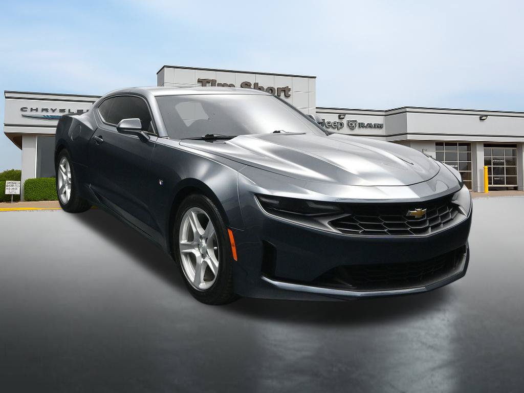 Used 2022 Chevrolet Camaro LT RWD image 7