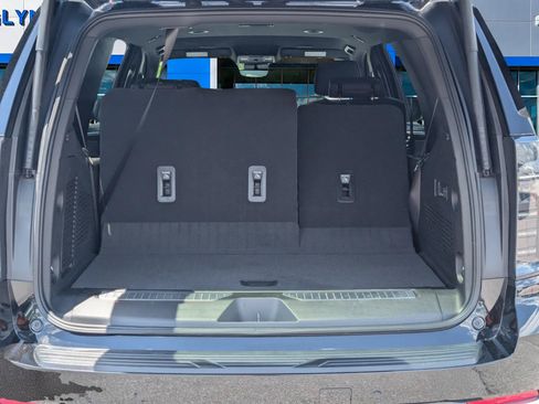 Used 2025 Chevrolet Tahoe High Country AWD/4WD image 10