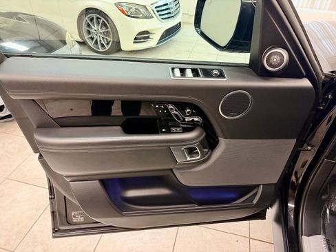 Used 2020 Land Rover Range Rover HSE image 13
