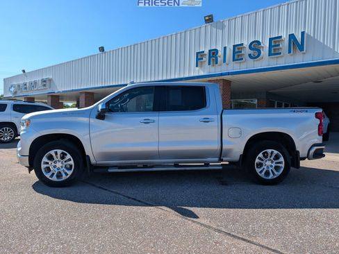 Used 2022 Chevrolet Silverado 1500 LTZ w/ Technology Package AWD/4WD image 2