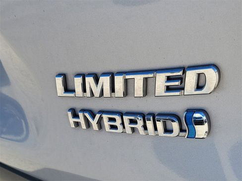 Used 2020 Toyota RAV4 Limited image 7