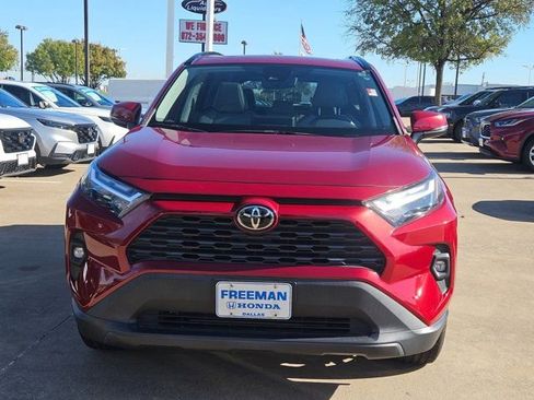 Used 2022 Toyota RAV4 XLE Premium image 2