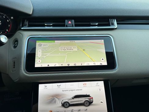 Used 2018 Land Rover Range Rover Velar R-Dynamic SE image 25