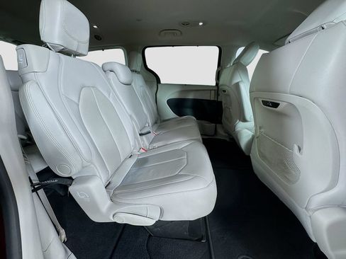 Used 2021 Chrysler Pacifica Touring-L w/ Premium & Safety Sphere Group FWD image 34