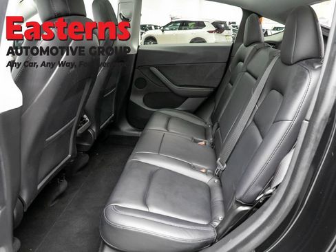 Used 2021 Tesla Model Y Long Range AWD/4WD image 16
