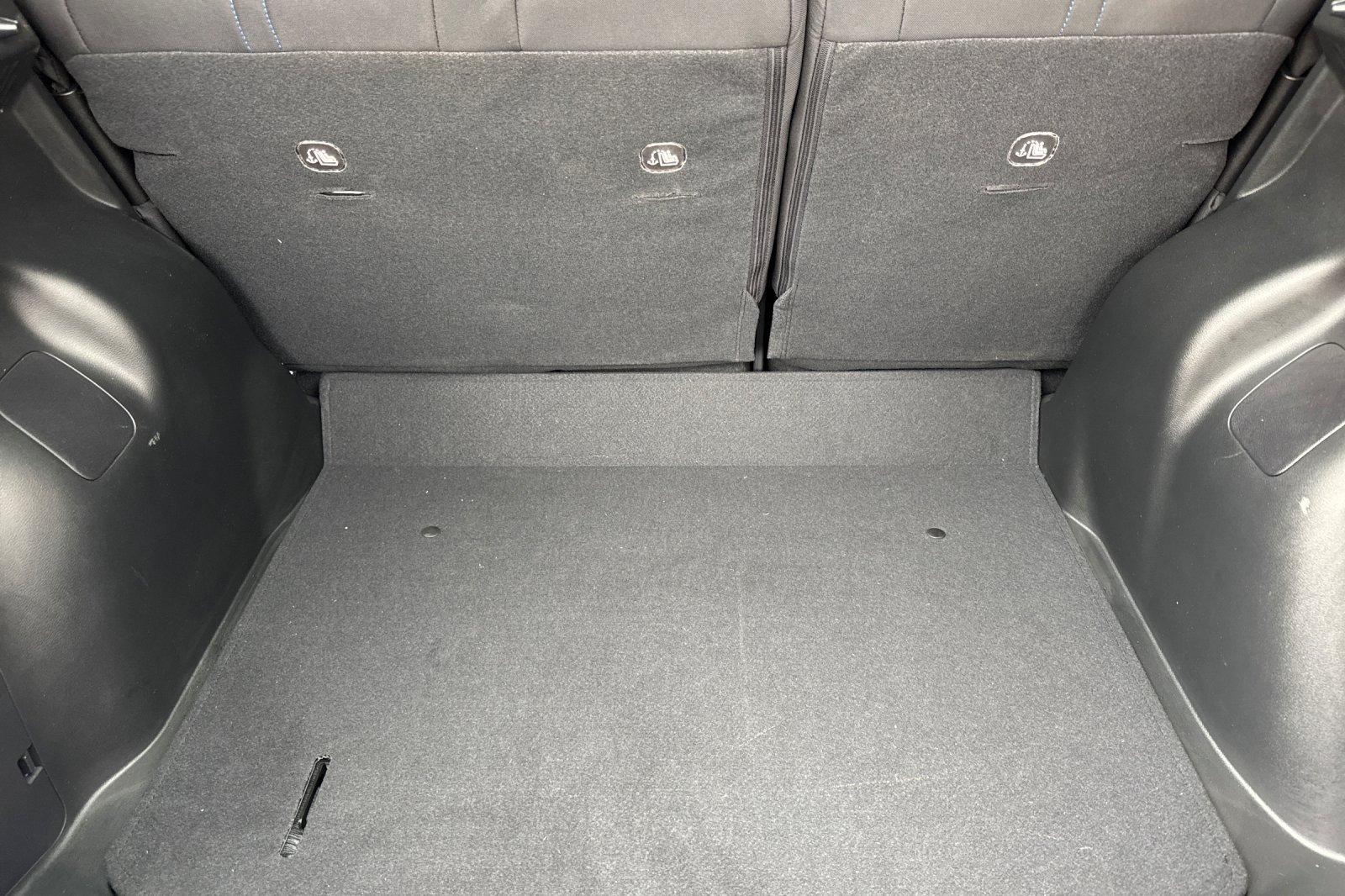 Used 2025 Nissan Leaf S FWD image 18