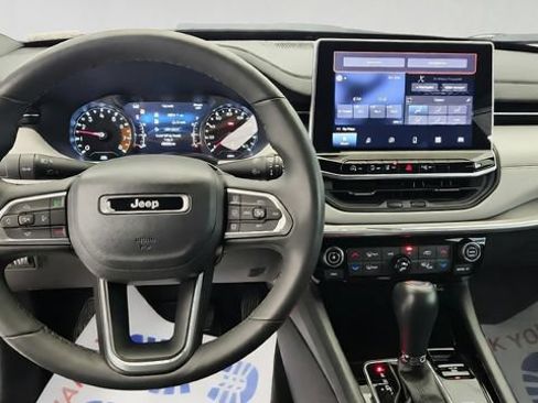 Used 2025 Jeep Compass Limited AWD/4WD image 14