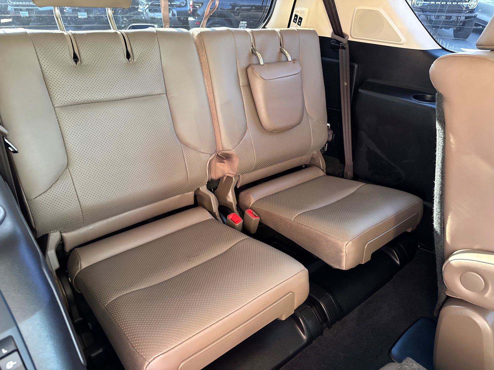 Used 2023 Lexus GX 460 Luxury w/ Sport Design Package AWD/4WD image 17