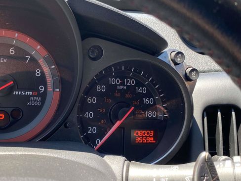 Used 2016 Nissan 370Z NISMO RWD image 16