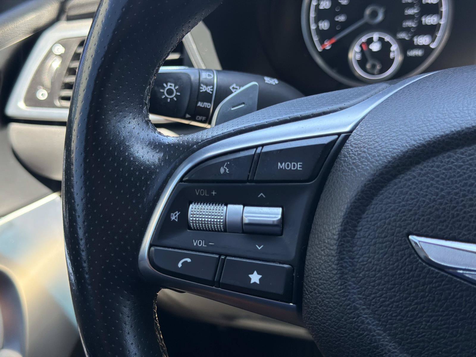 Used 2023 Genesis G70 2.0T AWD/4WD image 18