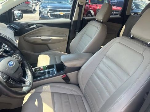 Used 2019 Ford Escape Titanium FWD image 11
