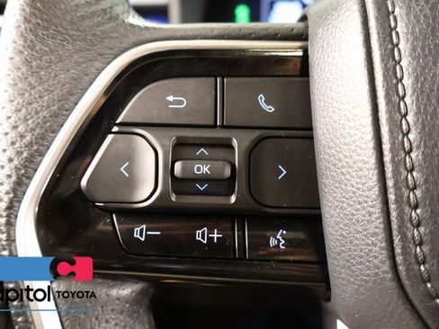 Used 2023 Toyota Tundra Platinum AWD/4WD image 17