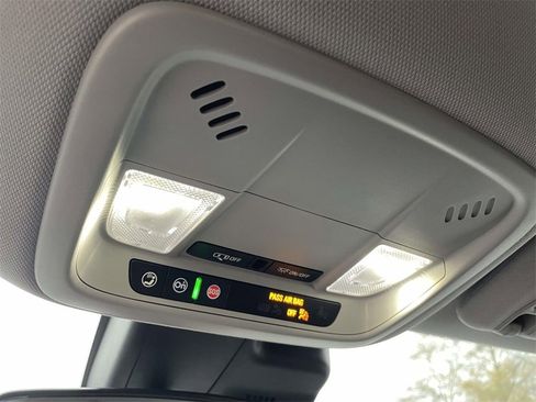 Used 2025 Chevrolet Malibu LT image 27