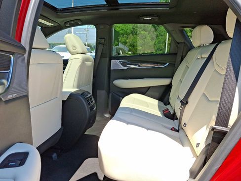 Certified 2023 Cadillac XT5 Sportv AWD/4WD image 23