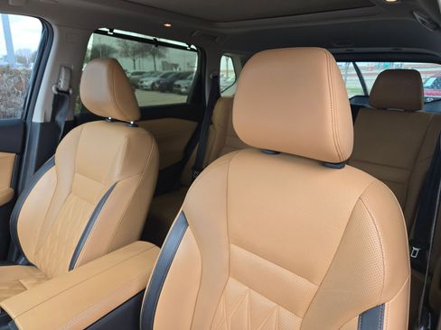 Used 2023 Nissan Rogue Platinum image 9