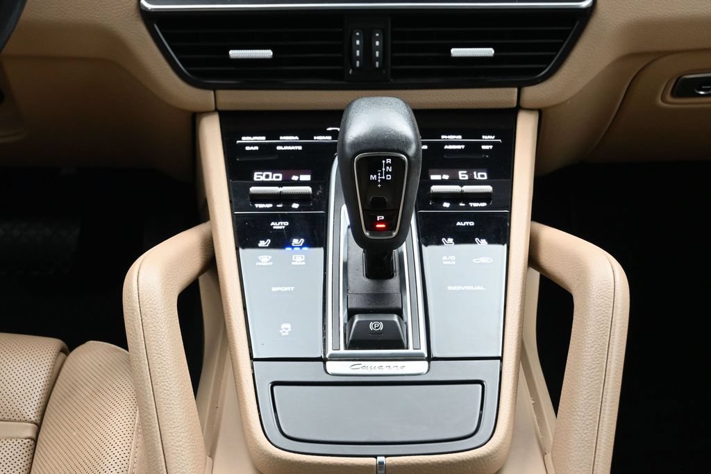 Certified 2022 Porsche Cayenne AWD/4WD image 24