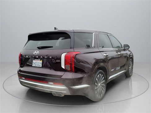 Certified 2023 Hyundai Palisade Calligraphy w/ Cargo Package image 8