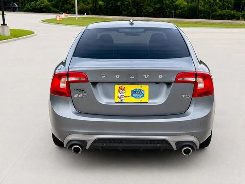 Used 2017 Volvo S60 T5 Dynamic FWD image 4