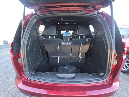 Used 2021 Chrysler Pacifica Limited w/ Uconnect Theater Family Group FWD image 20