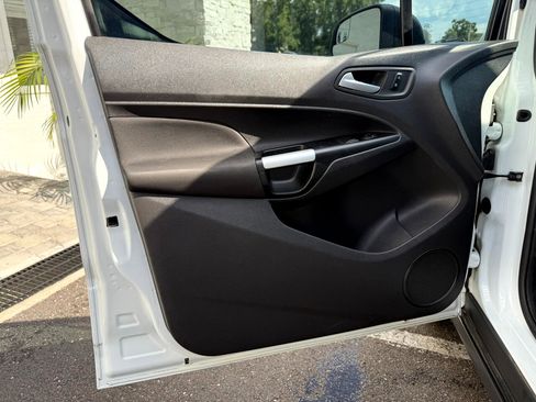 Used 2016 Ford Transit Connect XLT image 23