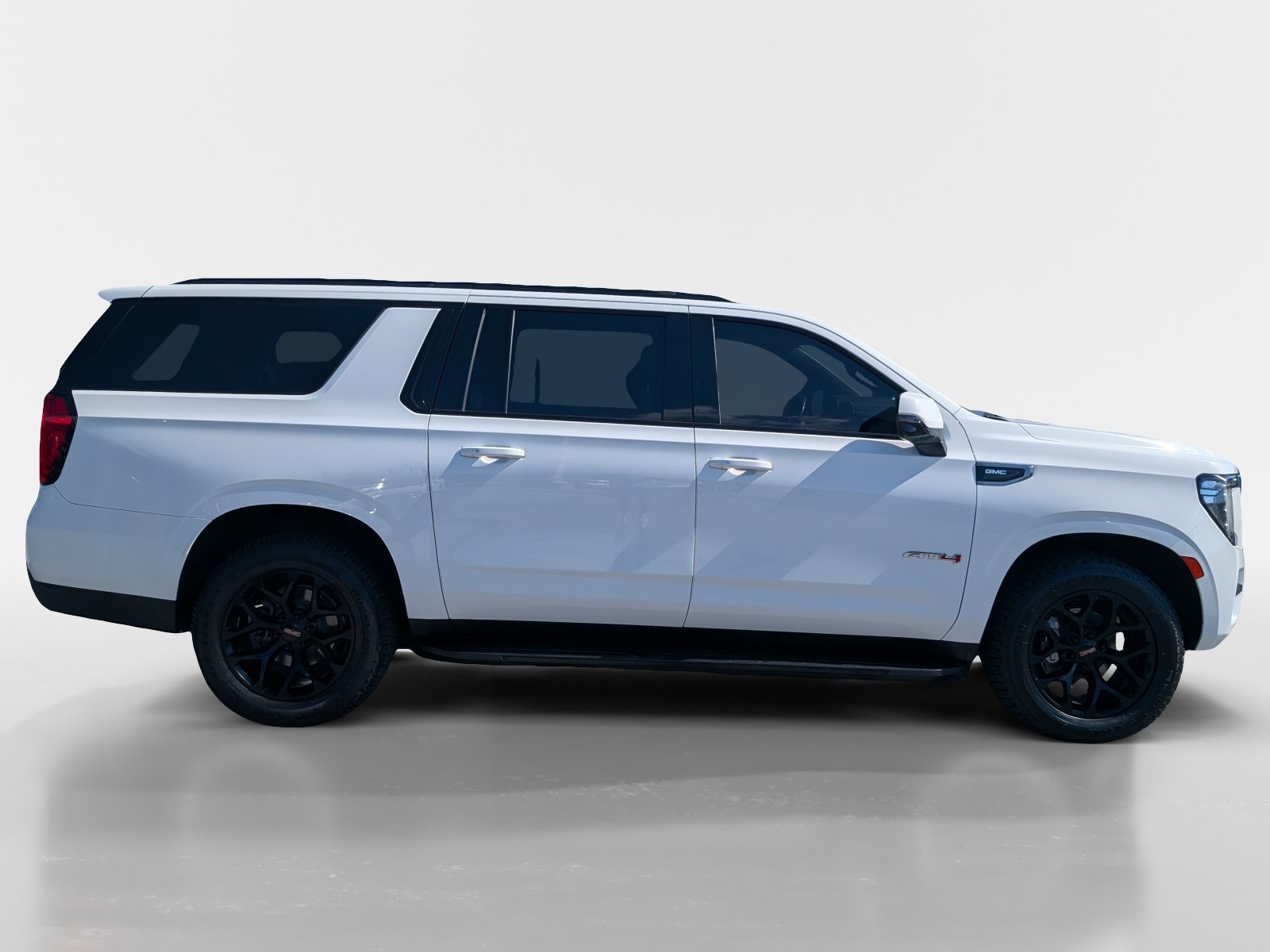 Used 2021 GMC Yukon XL AT4 w/ Rear Media and Nav Package AWD/4WD image 3