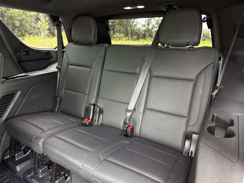 Used 2022 Chevrolet Tahoe LT w/ Luxury Package RWD image 12