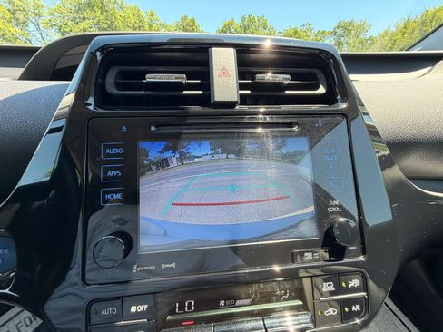 Used 2016 Toyota Prius Three Touring FWD image 27