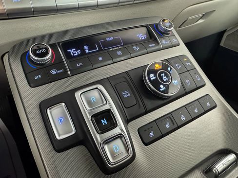 Used 2022 Hyundai Palisade Calligraphy image 21