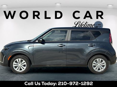 Used 2025 Kia Soul LX FWD image 12