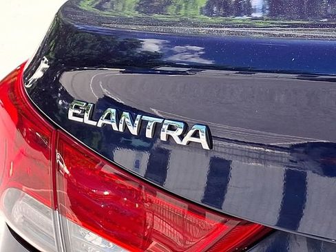 Used 2011 Hyundai Elantra Limited FWD image 32