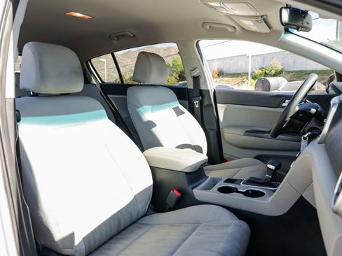 Used 2022 Kia Sportage LX image 19