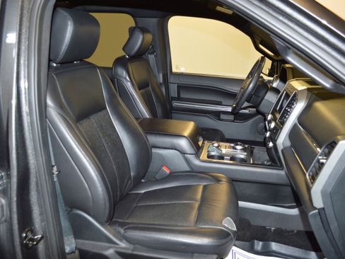 Used 2020 Ford Expedition XLT w/ Equipment Group 202A image 11