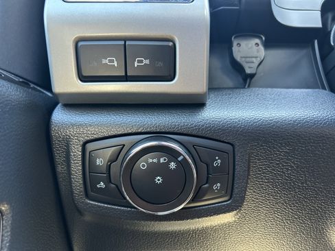 Used 2022 Ford F250 Lariat w/ Black Appearance Package image 23