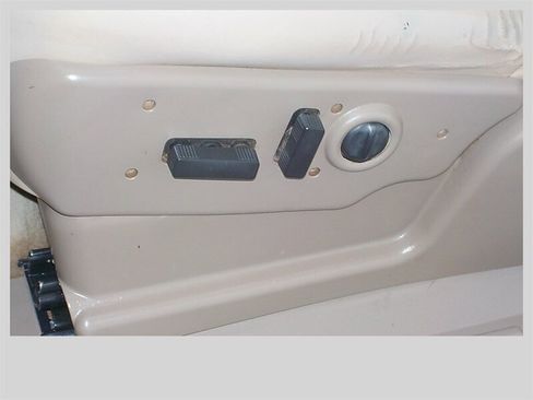 Used 2006 Chevrolet Suburban LT w/ Preferred Equipment Group image 30