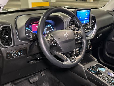 Used 2023 Ford Bronco Sport Badlands image 14