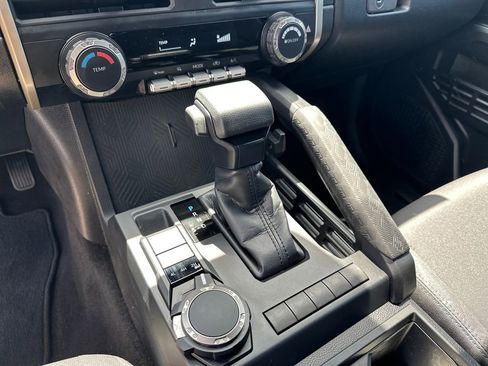 Used 2025 Toyota Tacoma SR AWD/4WD image 27