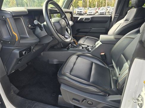 Used 2024 Ford Bronco Badlands image 4